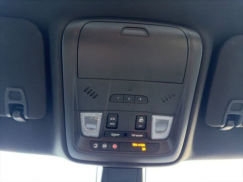 Used 2017 Cadillac XT5 Luxury w/ Driver Awareness Package image 41