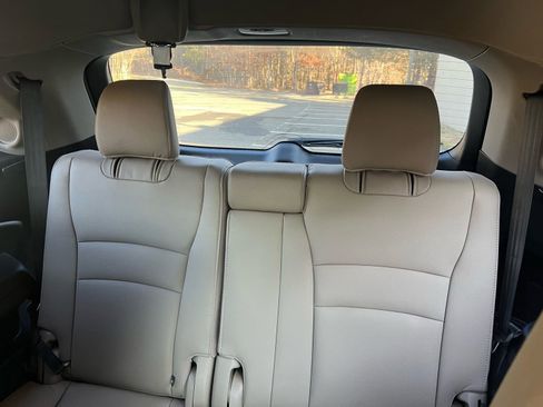 Used 2017 Honda Pilot Elite image 12