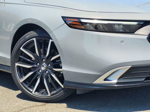 Used 2023 Honda Accord Touring image 11