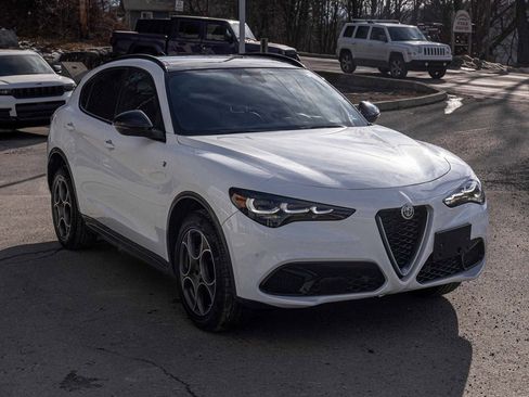 Used 2024 Alfa Romeo Stelvio Ti w/ Active Assist Plus Package image 3
