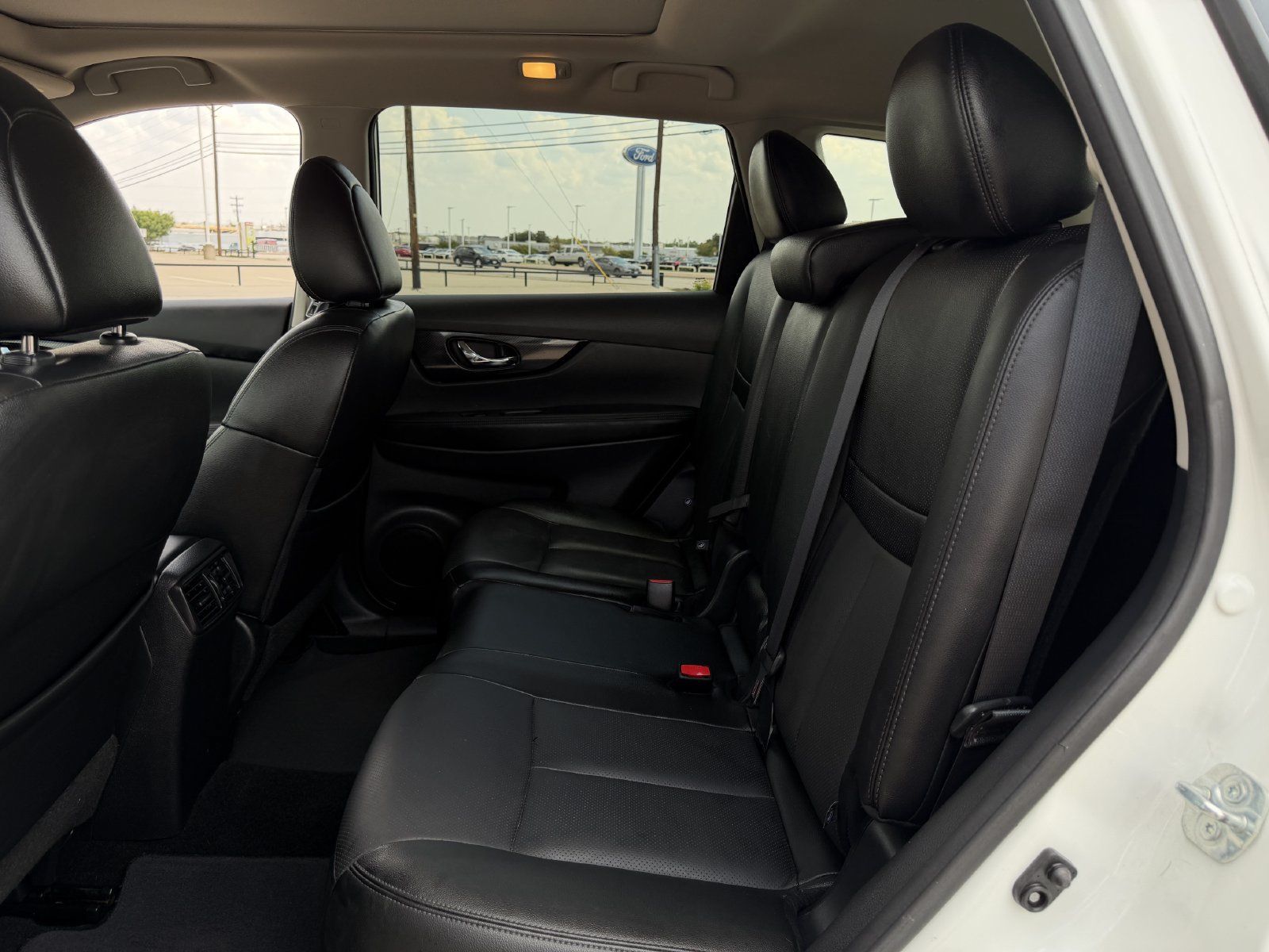 Used 2017 Nissan Rogue SL w/ SL Premium Package FWD image 28
