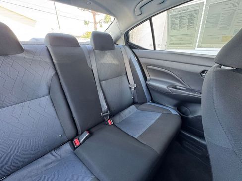 Used 2025 Nissan Versa SV image 36