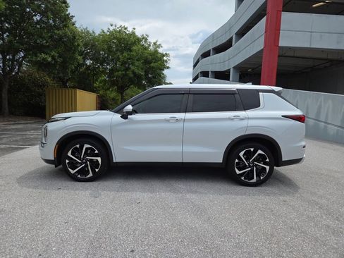 Used 2024 Mitsubishi Outlander SE FWD image 8