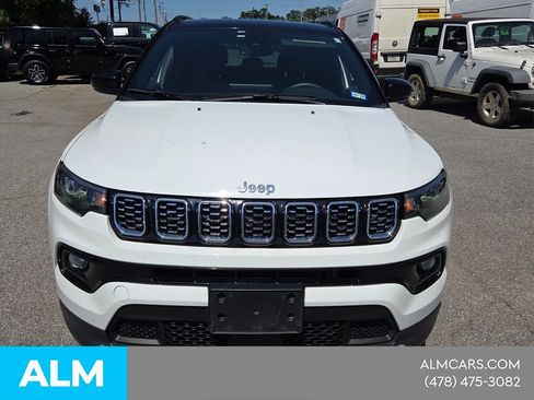 Used 2025 Jeep Compass Limited AWD/4WD image 2