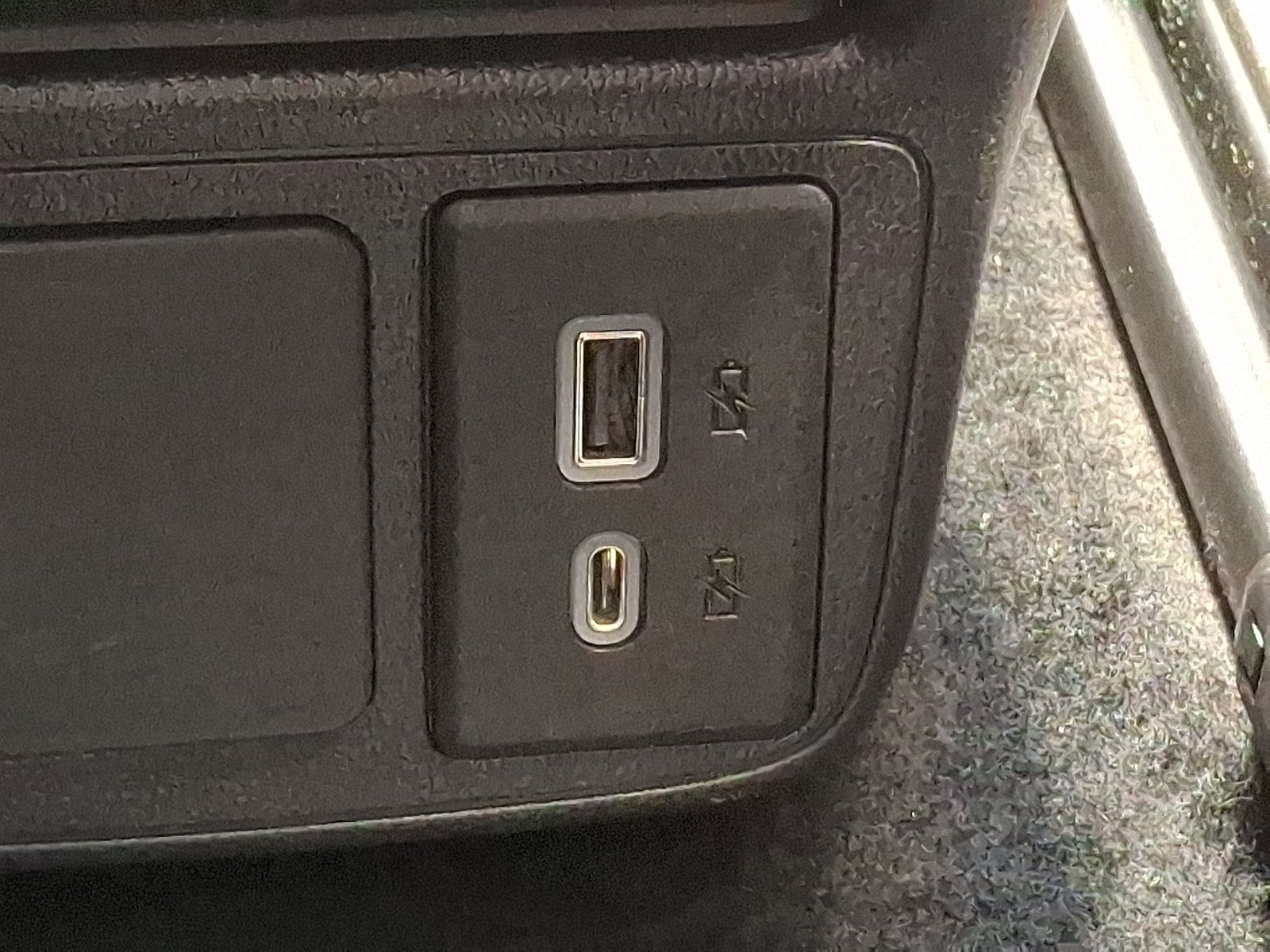 Used 2020 Buick Encore GX Preferred w/ Cold Weather Comfort Package AWD/4WD image 11