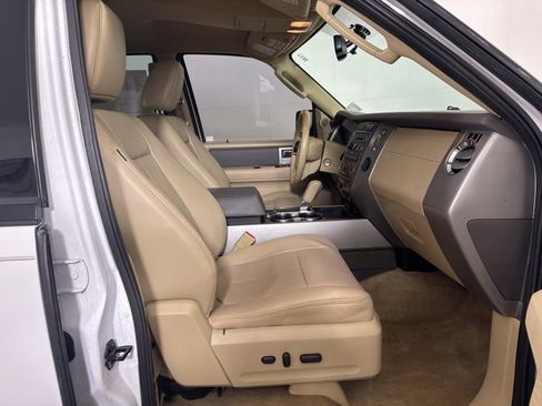 Used 2013 Ford Expedition EL XLT image 4