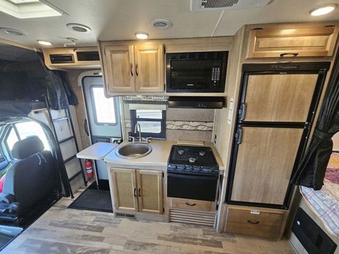 Used 2015 Mercedes-Benz Sprinter 3500 image 3