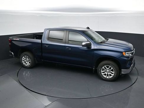 Used 2023 Chevrolet Silverado 1500 LT AWD/4WD image 29