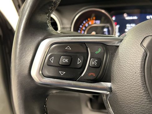 Used 2019 Jeep Wrangler Unlimited Sahara image 24
