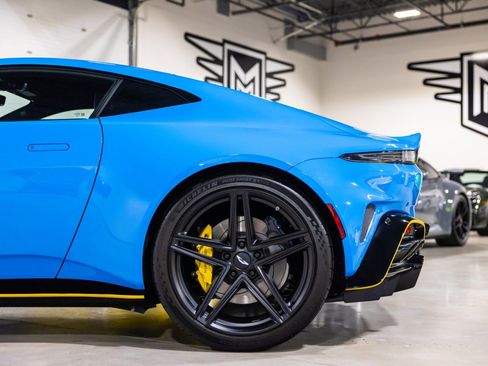 Used 2025 Aston Martin V8 Vantage Coupe image 16