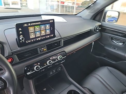Used 2025 Honda Pilot TrailSport image 9