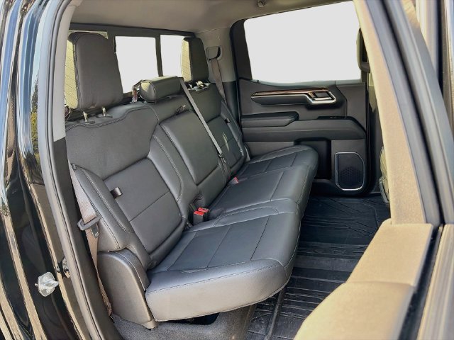 Used 2025 Chevrolet Silverado 1500 LT Trail Boss w/ Convenience Package II AWD/4WD image 27