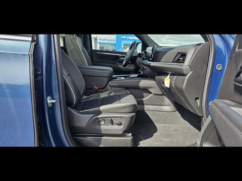 New 2025 Chevrolet Suburban Premier w/ Sun And Tow Package image 10