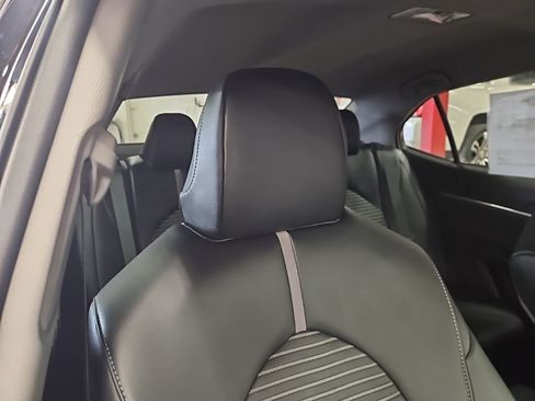 Used 2023 Toyota Camry SE image 34