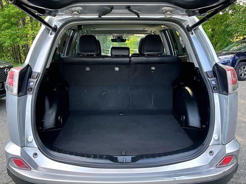 Used 2018 Toyota RAV4 Limited AWD/4WD image 32