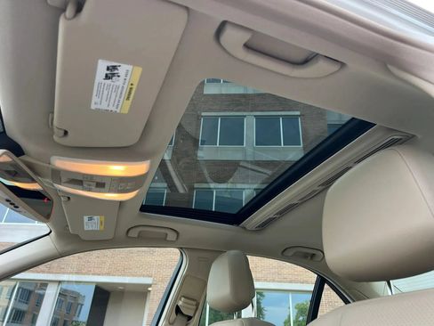 Used 2014 Mercedes-Benz C 250 Sedan image 32