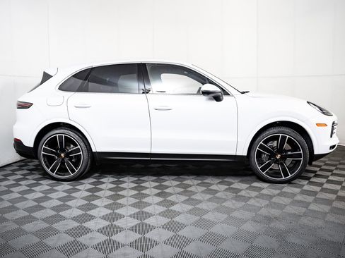 Certified 2023 Porsche Cayenne image 9