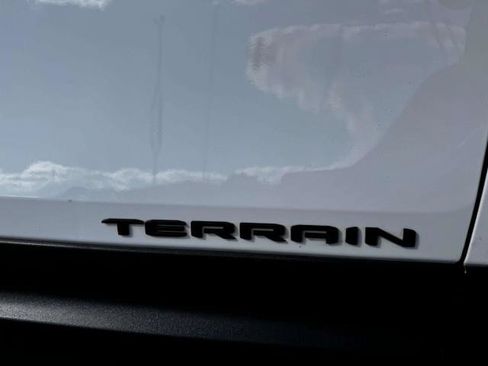 Used 2023 GMC Terrain SLE w/ Driver Convenience Package FWD image 12