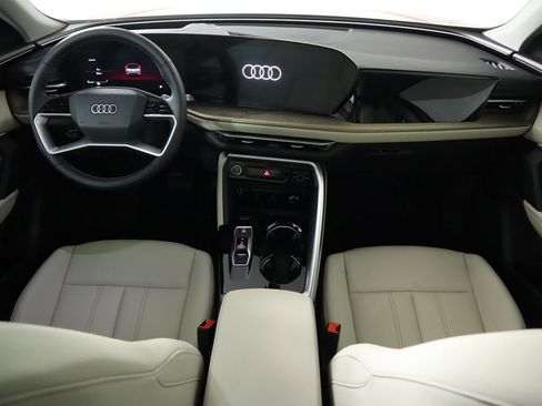 Used 2025 Audi Q5 Premium Plus w/ Premium Plus image 15