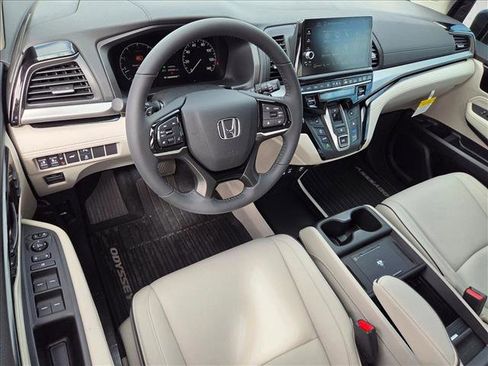 New 2026 Honda Odyssey Touring image 3