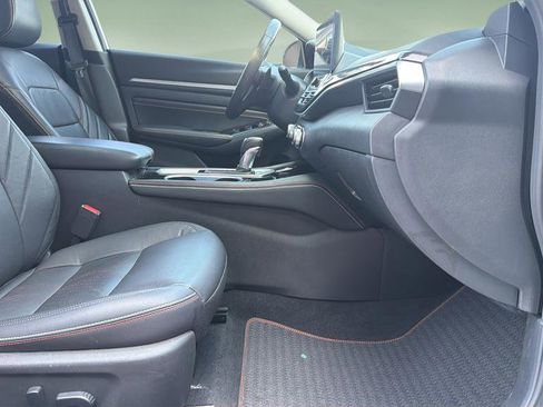 Certified 2023 Nissan Altima 2.5 SR w/ SR Premium Package image 11