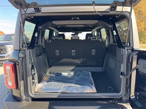 New 2025 Ford Bronco Outer Banks w/ Sasquatch Package image 9