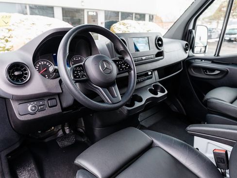 Used 2024 Mercedes-Benz Sprinter 2500 image 8