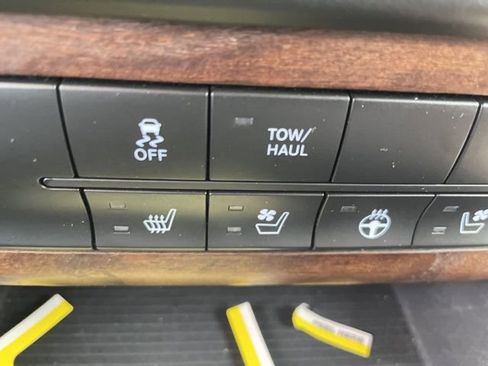 Used 2017 RAM 1500 Laramie Longhorn image 17