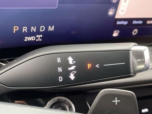 Used 2024 Buick Envision Preferred image 16