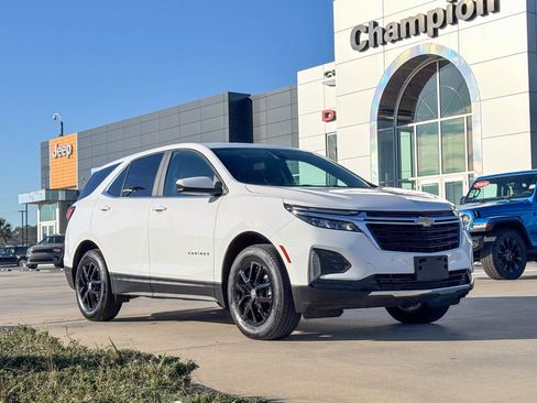 Used 2024 Chevrolet Equinox LT image 1