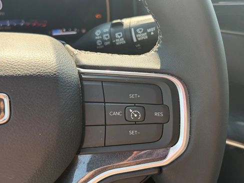Used 2023 Jeep Wagoneer L 4WD w/ Premium Group I image 24
