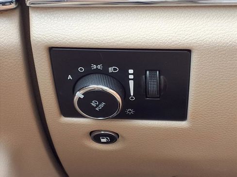 Used 2020 Jeep Grand Cherokee Limited image 14