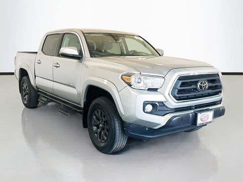 Used 2023 Toyota Tacoma SR5 w/ Technology Package AWD/4WD image 3
