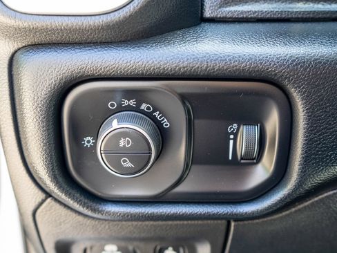 Used 2020 RAM 1500 Big Horn AWD/4WD image 17