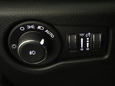 New 2026 Chrysler Pacifica Limited image 34