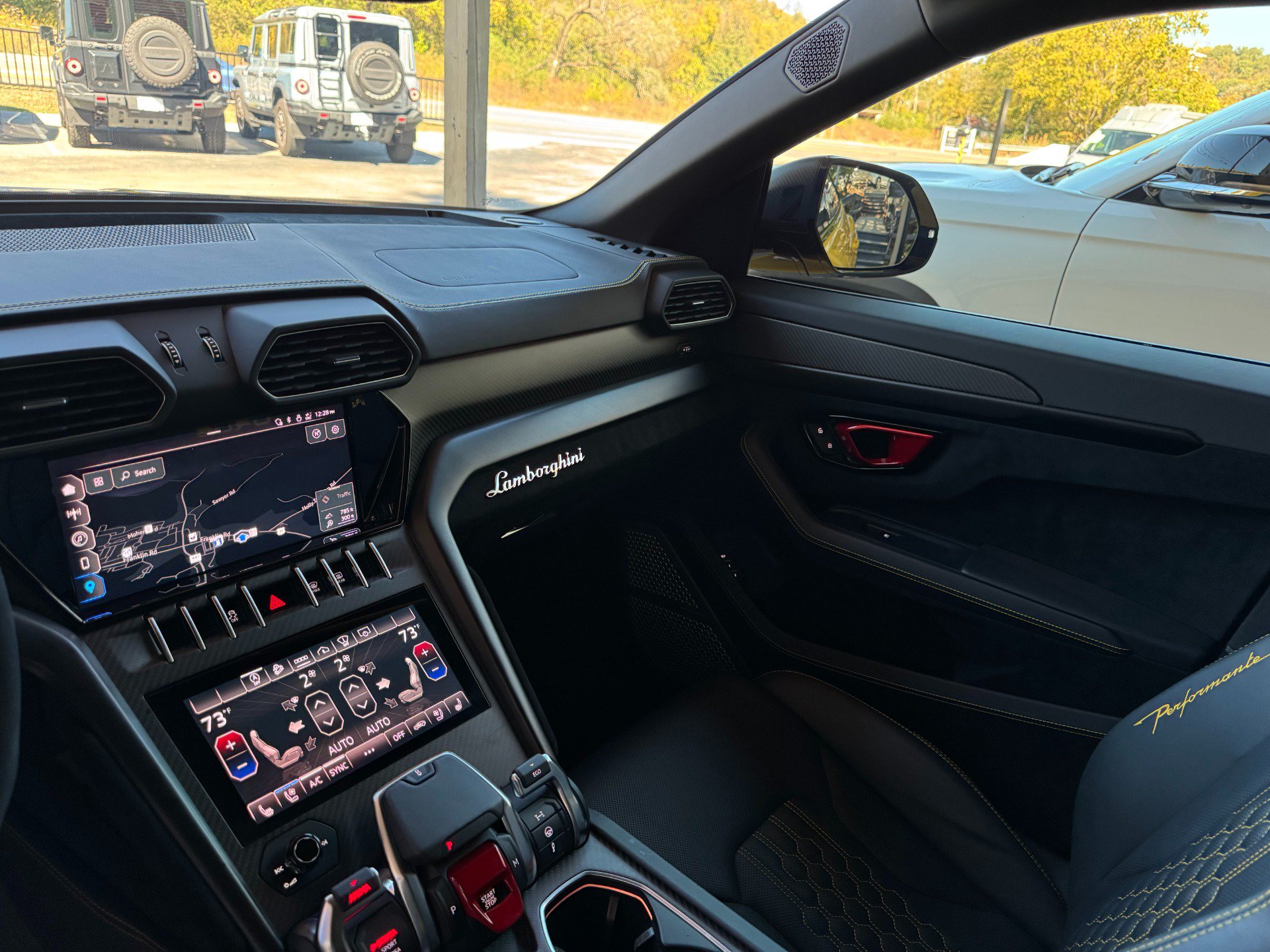 Used 2024 Lamborghini Urus Performante AWD/4WD image 21