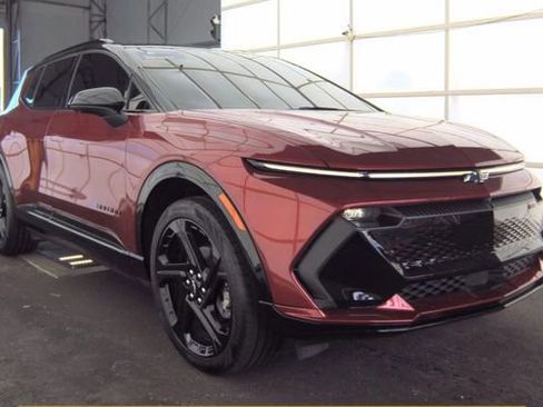 Used 2025 Chevrolet Equinox EV RS image 2