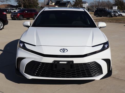 Used 2025 Toyota Camry SE w/ Multimedia Upgrade Package image 2