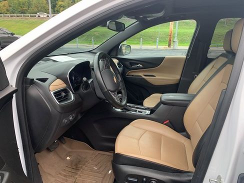 Used 2023 Chevrolet Equinox Premier image 5