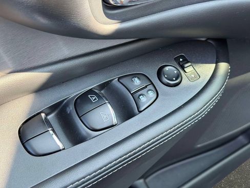 Used 2020 Nissan Murano SL w/ Moonroof Package AWD/4WD image 17