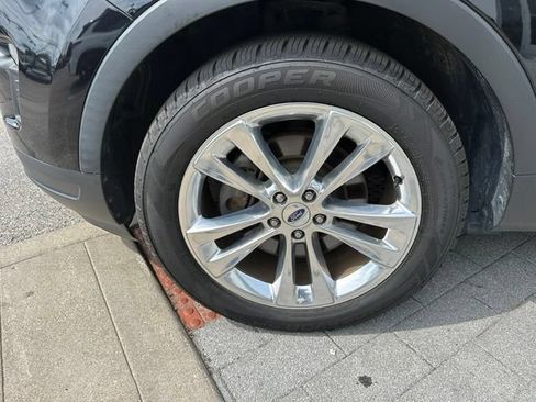 Used 2019 Ford Explorer XLT w/ Equipment Group 202A FWD image 9