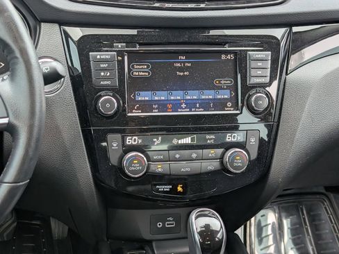 Used 2022 Nissan Rogue Sport SL w/ Premium Package image 12