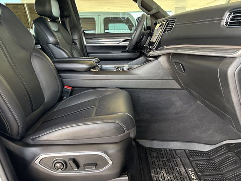 Used 2022 Jeep Wagoneer Series II image 48