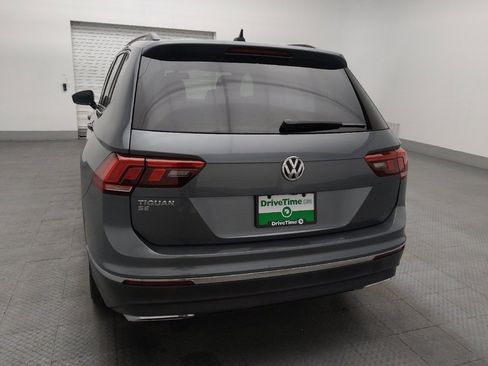 Used 2021 Volkswagen Tiguan SE w/ Panoramic Sunroof Package FWD image 6