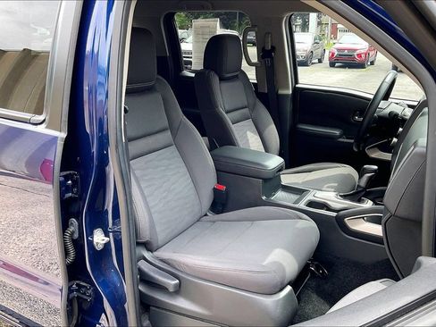 Used 2023 Nissan Frontier SV w/ SV Convenience Package AWD/4WD image 7