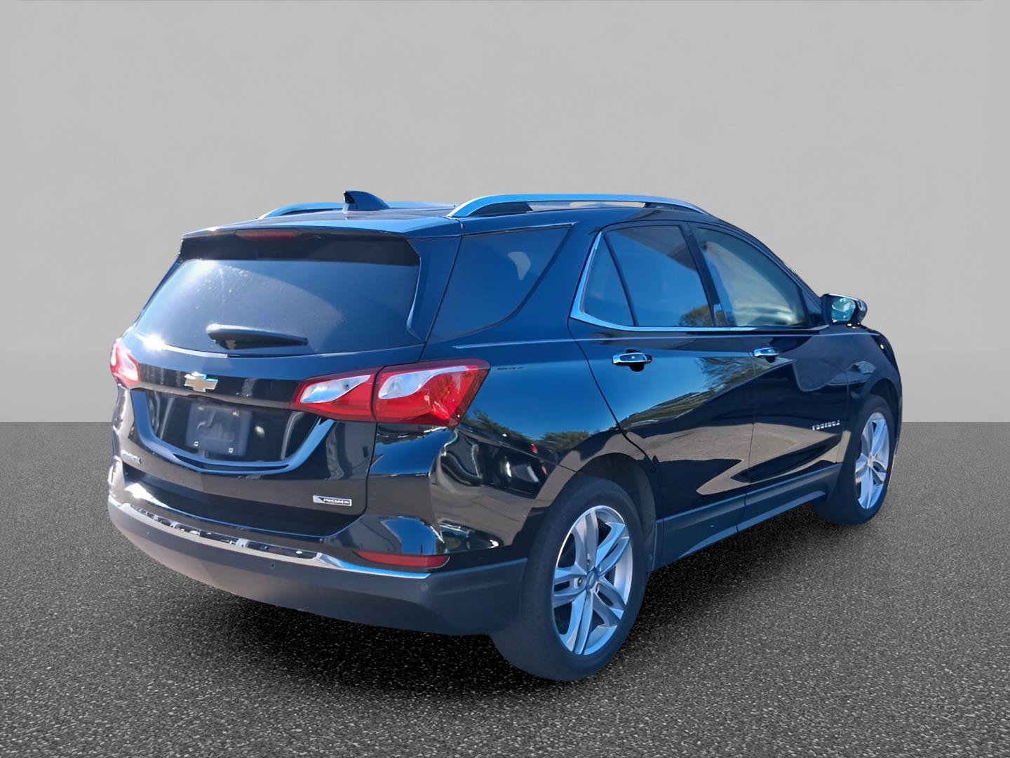 Used 2018 Chevrolet Equinox Premier FWD image 4