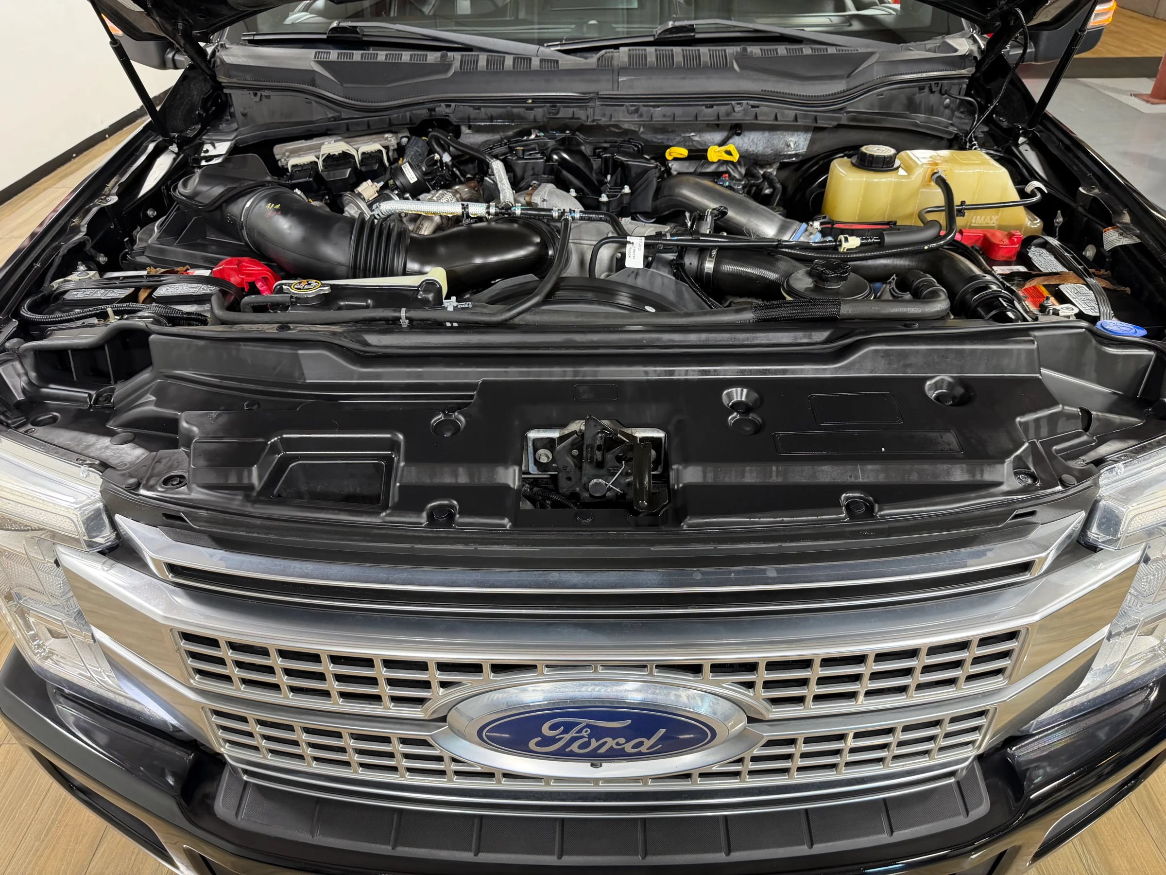 Used 2019 Ford F250 Platinum w/ Platinum Ultimate Package AWD/4WD image 12