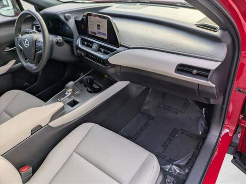 Used 2025 Lexus UX 300h FWD image 18