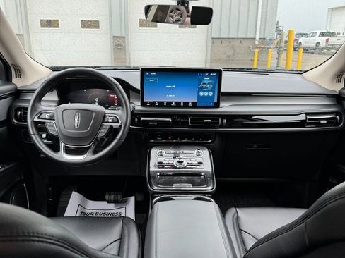 Used 2023 Lincoln Nautilus AWD w/ Premium Package image 12