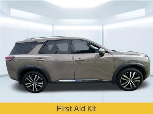 Used 2023 Nissan Pathfinder Platinum w/ Cargo Package AWD/4WD image 5